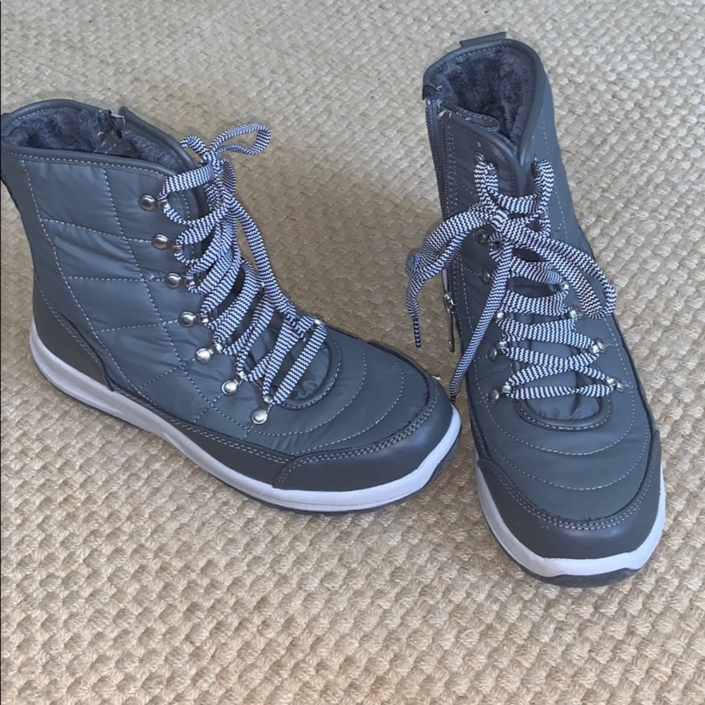 snow boots